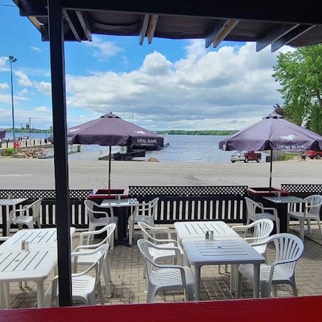 Resto De La Traverse - Restaurants pr&egrave;s de: J0P1H0