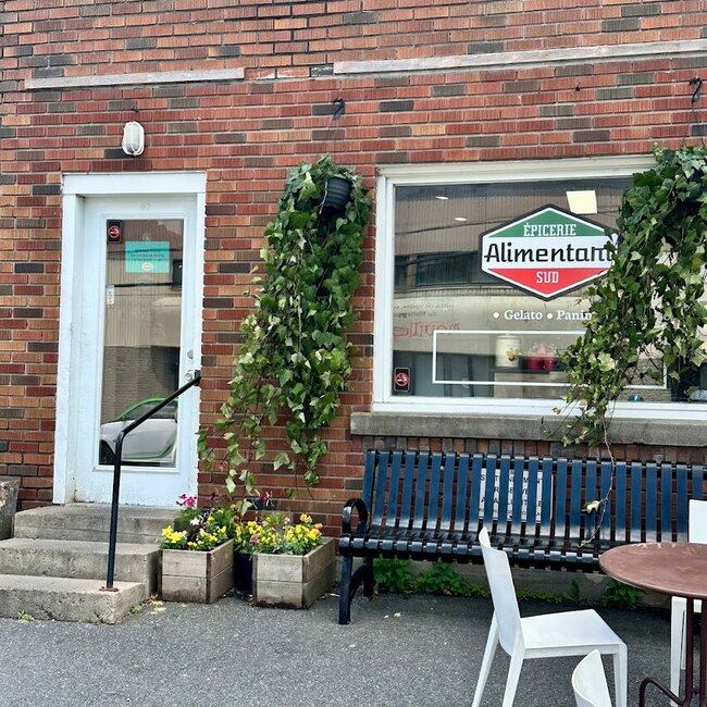 &Eacute;picerie Alimentari Sud - Restaurants pr&egrave;s de: J4P2J2