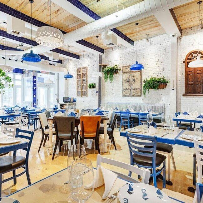 Petros Taverne Grecque - Outremont Cooking Classes Restaurants