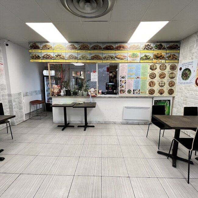 Fr&egrave;res Restaurant - Montreal-East Chinese Restaurants