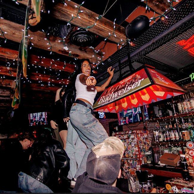 El Furniture Warehouse -  Restaurants Near: H2X2V5