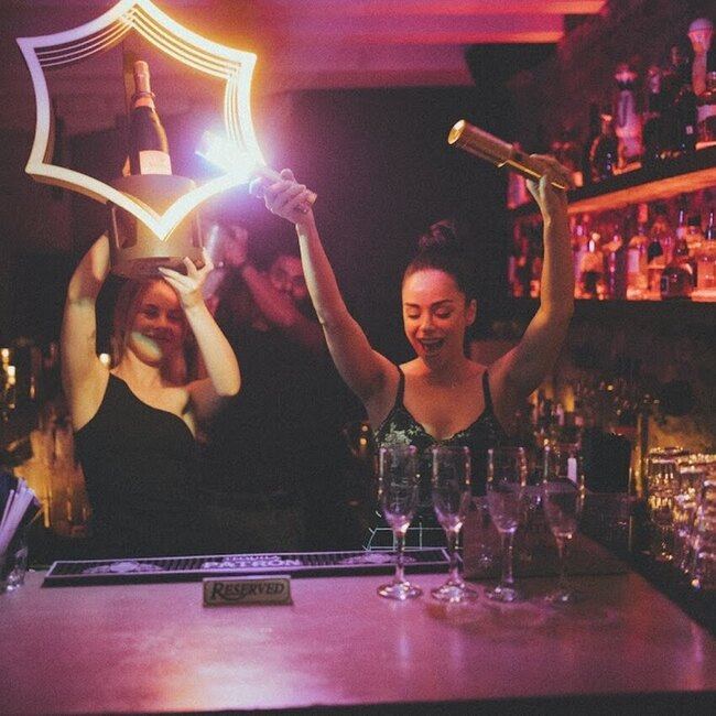 212 - Montreal - Montreal Theme / Unique Experience Restaurants