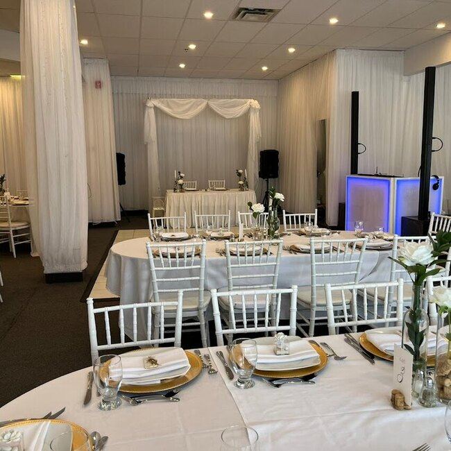 Bella Traiteur Reception -  Restaurants Near: H7X3S9