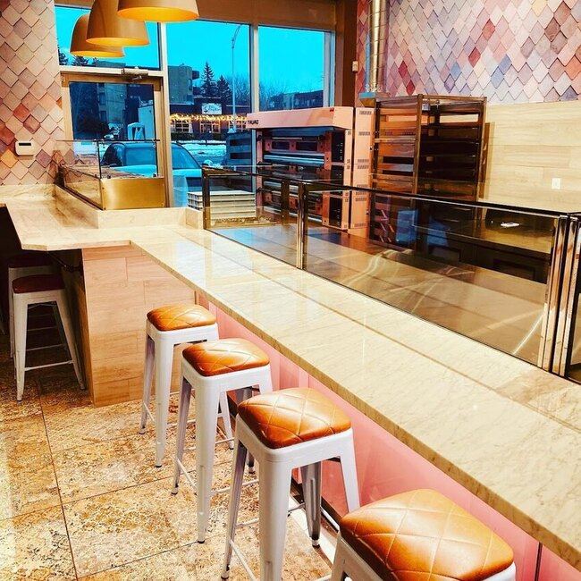 Gigi's D&eacute;li et Pizza - Restaurants pr&egrave;s de: J7A2H2