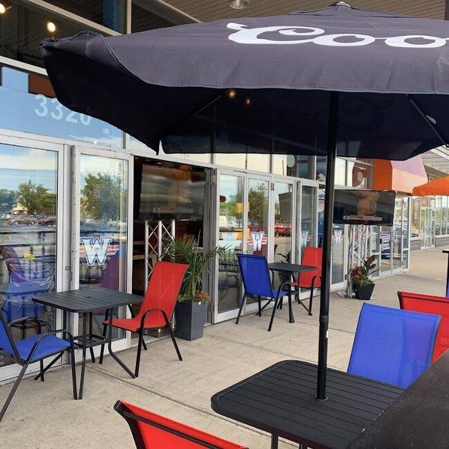 Wild Wing Brasserie Sportive - Restaurants Resto-Bar Saint-Lambert