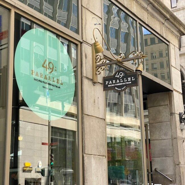 49th Parallel Café - Lucky's Doughnuts Montréal - Menu, avis & plus janvier 2026