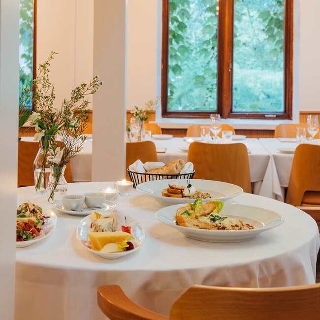 Place Carmin - Old Montreal Seafood/Fish Restaurants