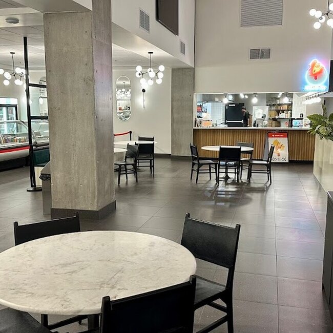 Roch le Coq -  Restaurants Near: H4N3C5