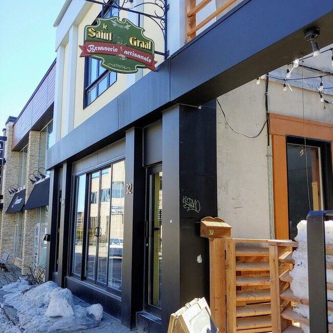 Microbrasserie Artisanale Le Saint-Graal - Restaurants pr&egrave;s de: J7E3H6