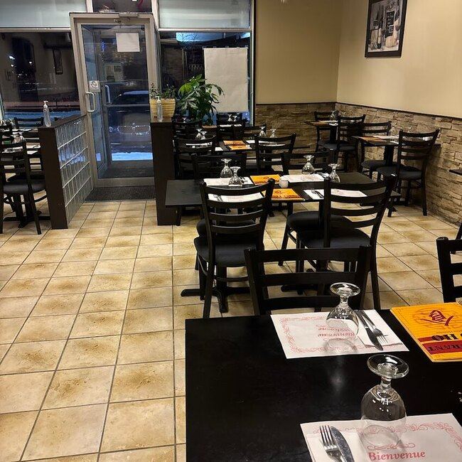 Ho Ho Cuisine Chinoise - Restaurants pr&egrave;s de: J5B0A1