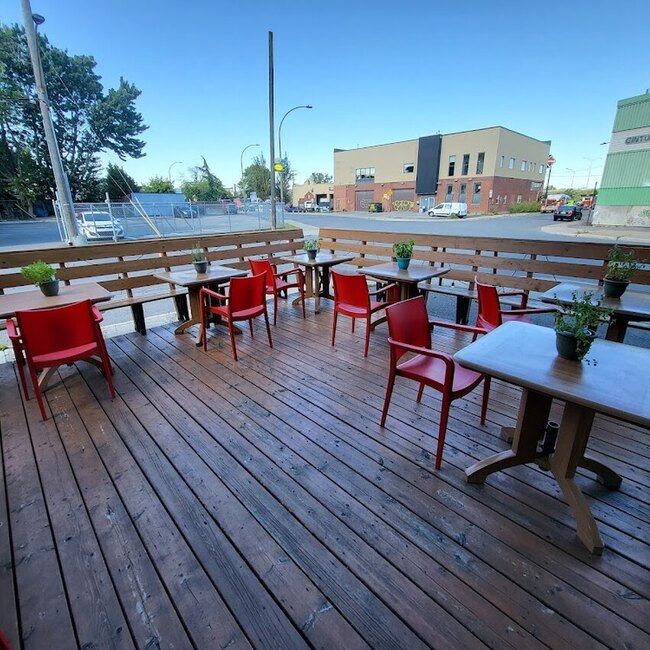 BONYARD - Restaurants pr&egrave;s de: H4E3W3