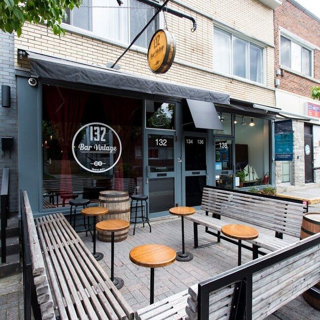 132 Bar Vintage - Restaurants pr&egrave;s du m&eacute;tro Henri-Bourassa (H3L 1C5)