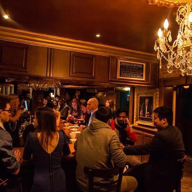 N sur Mackay - Downtown Bars