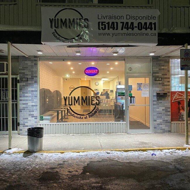 Yummies Bistro - Restaurants pr&egrave;s de: H4R1K4
