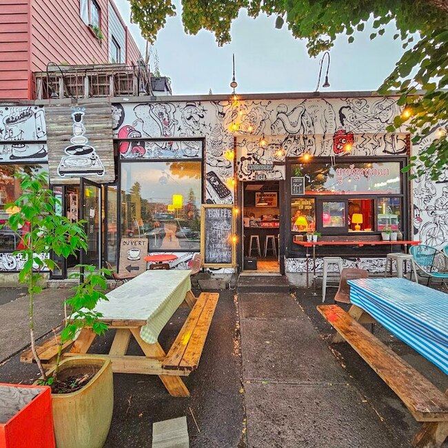 Ma Mère en Feu Restaurant Montréal, QC