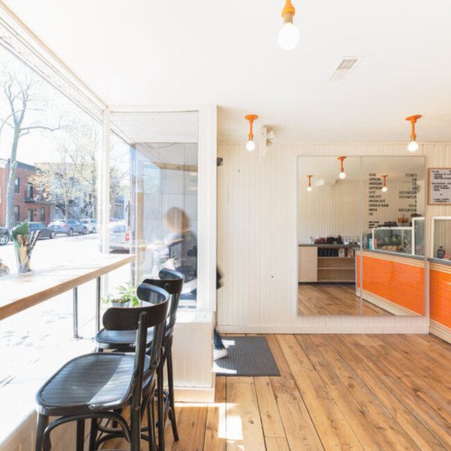 Caf&eacute; H&eacute;lico - Restaurants pr&egrave;s de: H1V1K4