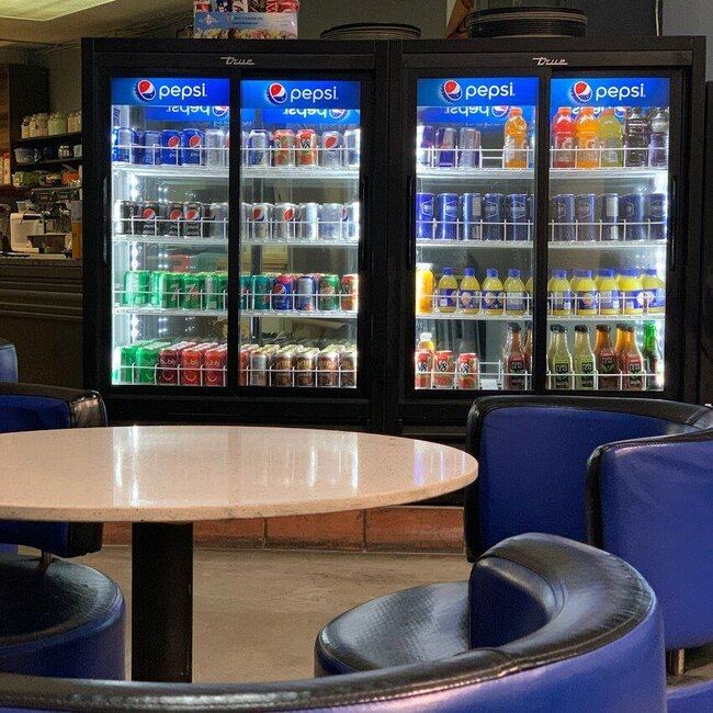 New Mondo Caf&eacute; - Restaurants pr&egrave;s de: H4N3C5