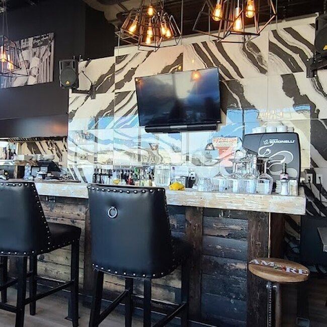 Bistro Amore Piazza 25/64 -  Restaurants Near: J6X2C9