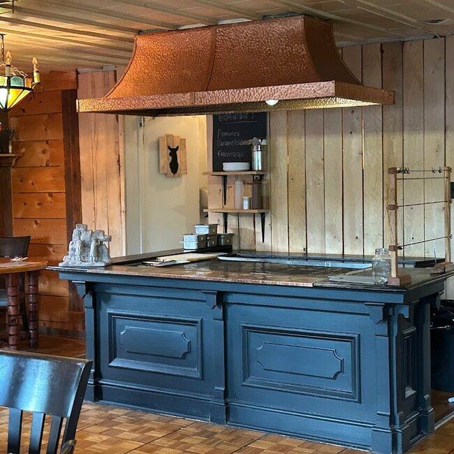 Creperie Au Tournesol - Restaurants pr&egrave;s de: J0T2R0