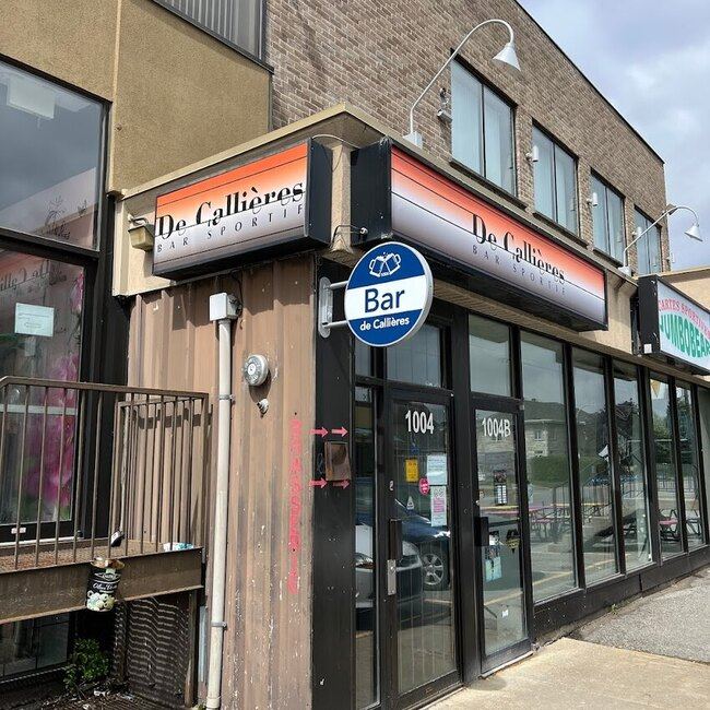 Bar de Calli&egrave;res -  Restaurants Near: H7E2B8