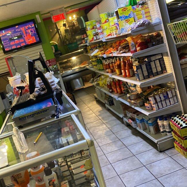 March&eacute; Casse-Cro&ucirc;te Manita - Restaurants Bois-des-Filion