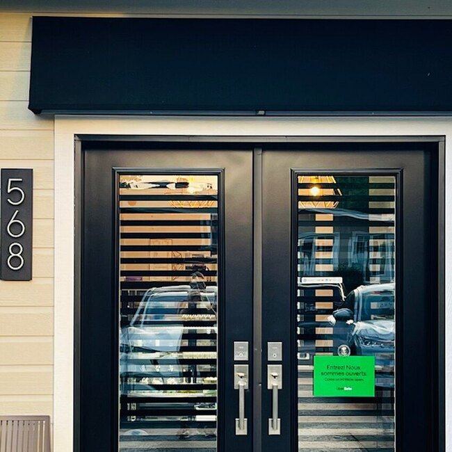 Deux par Deux Macarons Restaurant