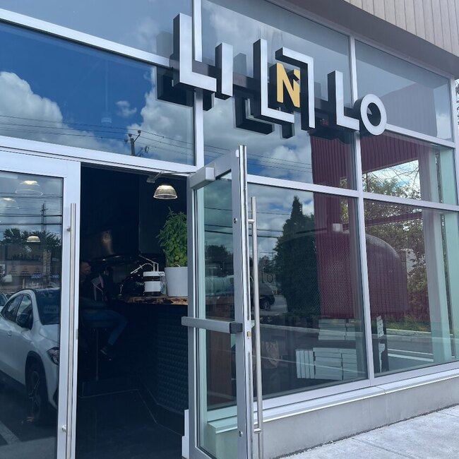 Li n Lo - Restaurants pr&egrave;s de: H7M4M2