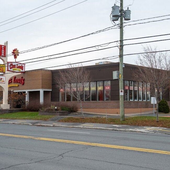 Chez Louis Poulet Et Pizza - Restaurants pr&egrave;s de: J2A1B6