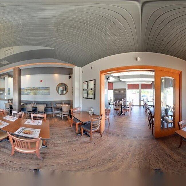 R&ocirc;tisserie St-Hubert - Berthierville BBQ Restaurants