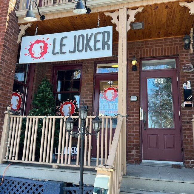 Le Joker Pub Ludique - Restaurants pr&egrave;s de: J4K5E9