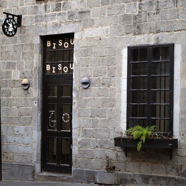 Bar Bisou Bisou - Old Montreal Bars