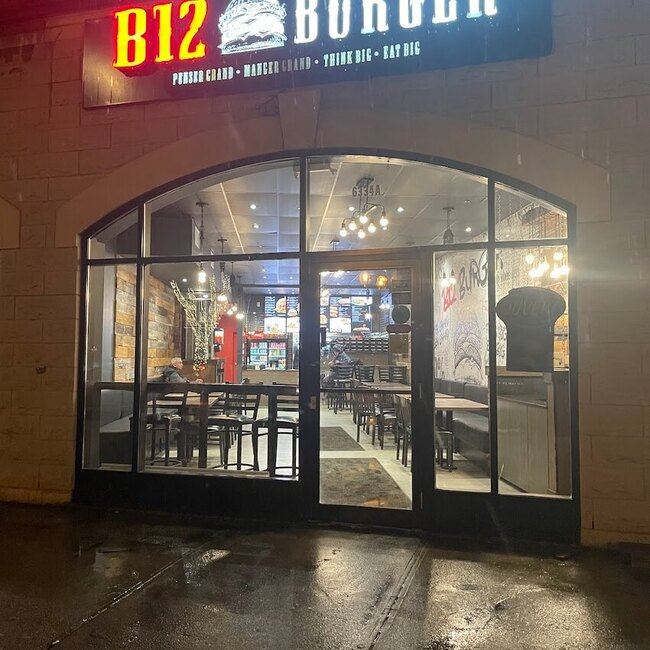 B12 Burger - Restaurants pr&egrave;s de: H1N1C6