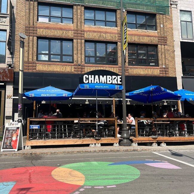 La Chambre - Restaurants pr&egrave;s de: G9A2H1