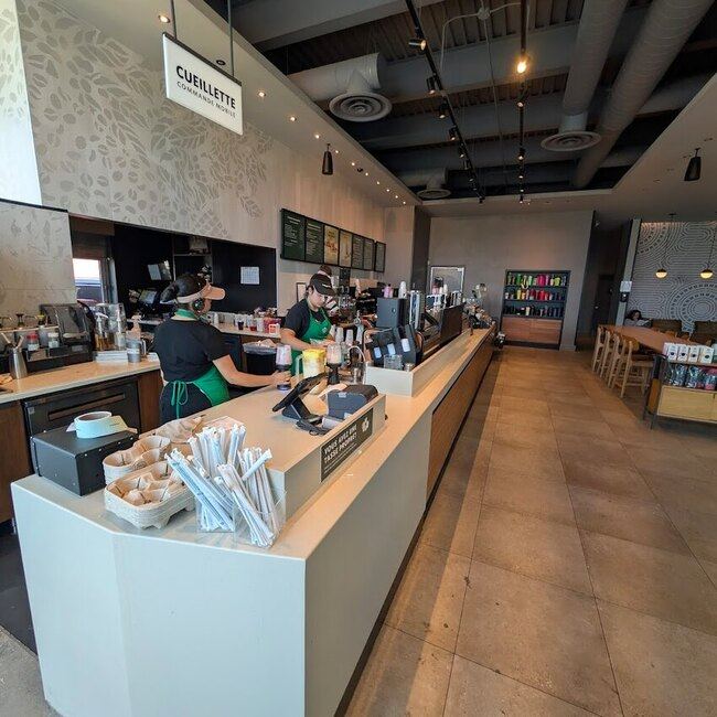 Starbucks - Restaurants pr&egrave;s de: H7P5C9