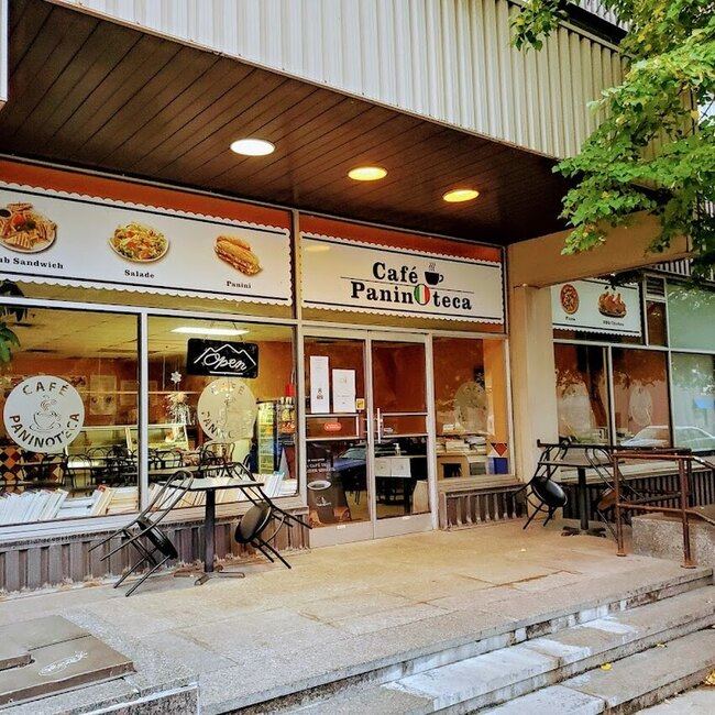 Caf&eacute; Paninoteca - Restaurants pr&egrave;s de: H4P2T7