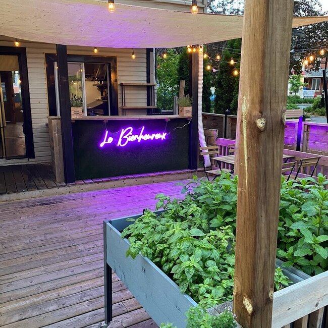 Restaurant Le Bienheureux - Restaurants pr&egrave;s de: J7V3E7