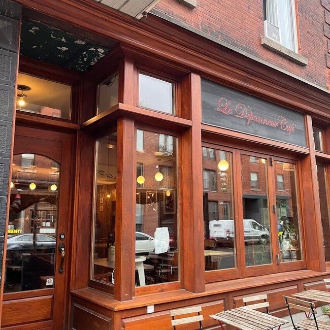 Le D&eacute;panneur Caf&eacute; - breakfast Restaurants Near: H2S1K6