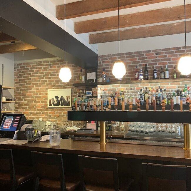 Tout un fumoir - Restaurants pr&egrave;s de: J4P2J2