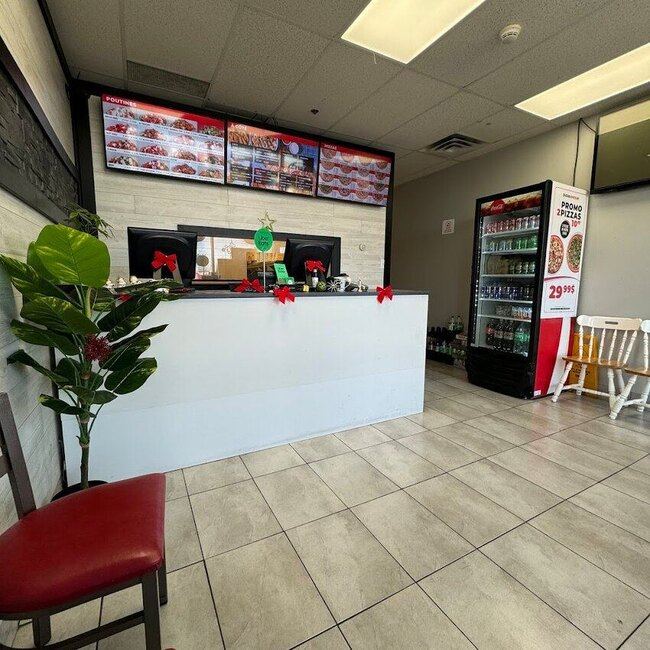 Pizza Avenue - Restaurants pr&egrave;s de: J1N2A7