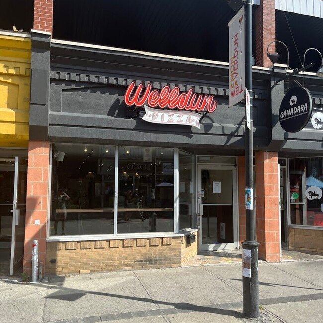 Welldun Pizza - Restaurants pr&egrave;s de: H3E1C9