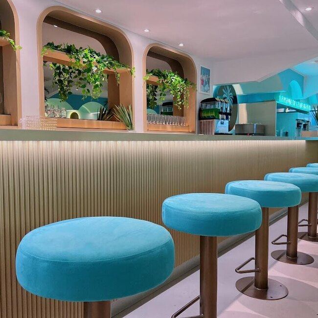 Le Blue Cr&egrave;merie & desserts - Restaurants pr&egrave;s de: J4P2J2