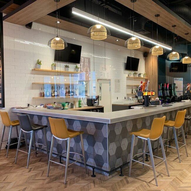 Le B resto Bar - Restaurants pr&egrave;s de: J7V1Y6