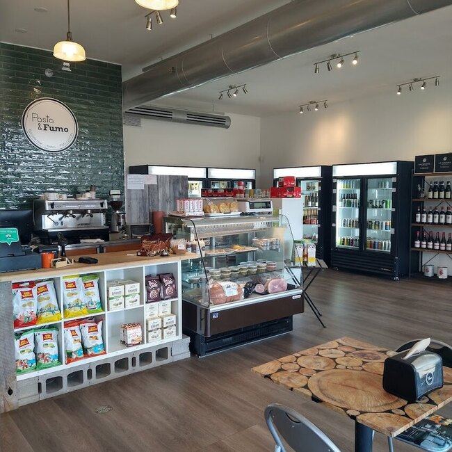 Pasta & Fumo Restaurant