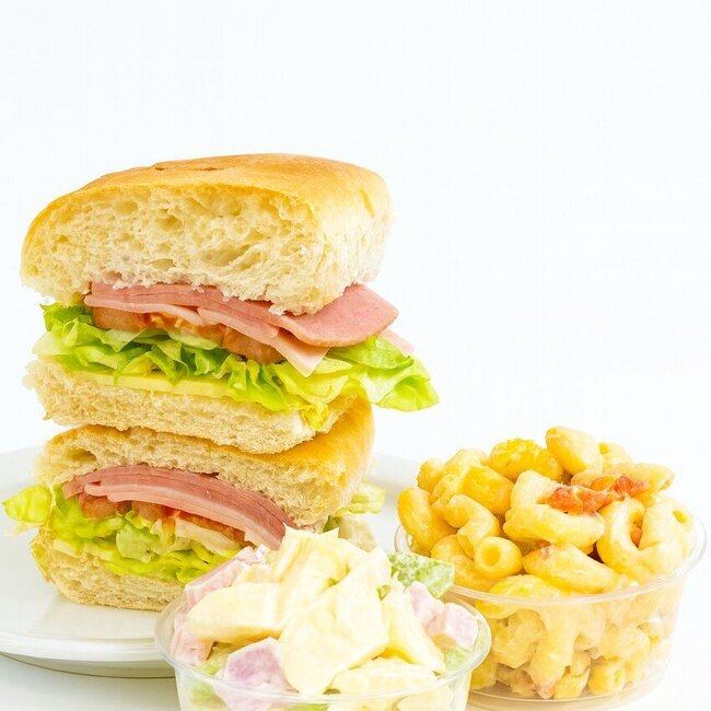 Mlle Sous-marin - Restaurants pr&egrave;s de: J9P3R6