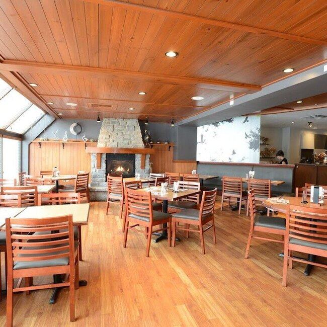 Rôtisserie St-Hubert Restaurant