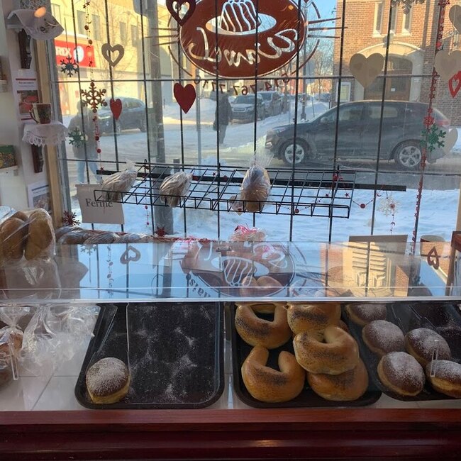 Wawel Patisserie Boulangerie - Restaurants pr&egrave;s de: H4G2L8