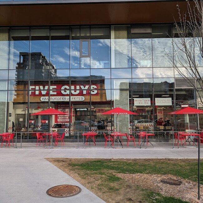 Five Guys Burgers - Poutines Laval-des-Rapides