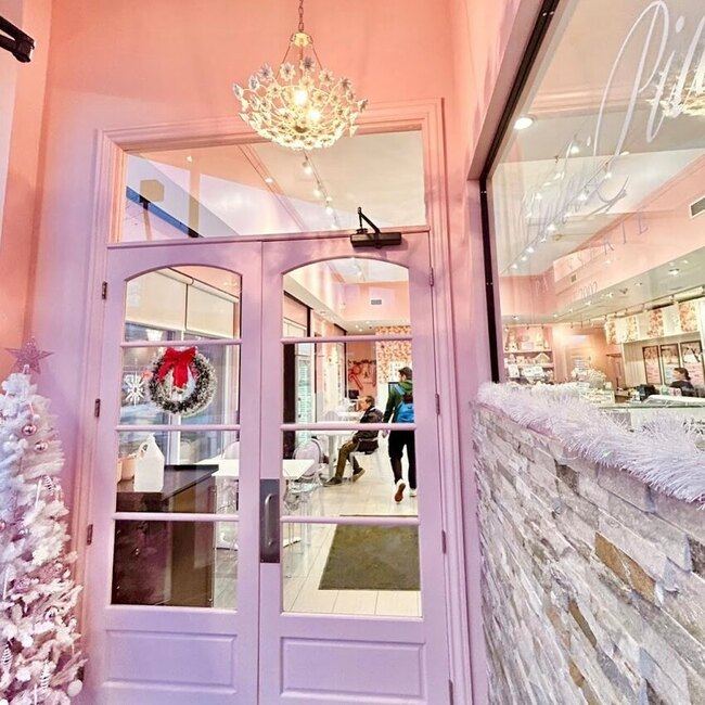 Dolci Piu - Restaurants pr&egrave;s de: H4M1P1