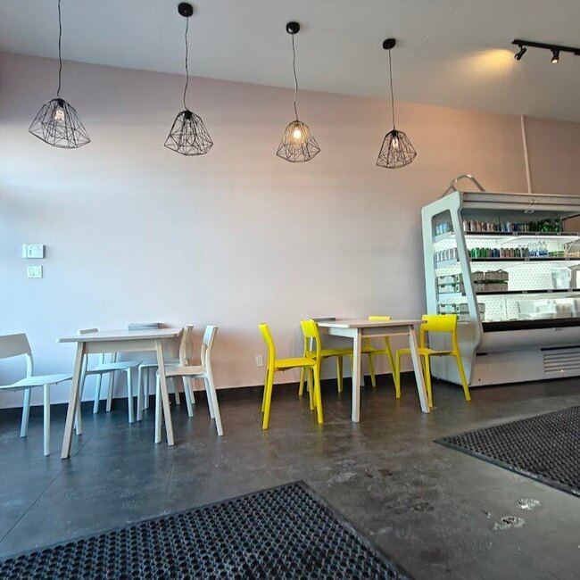 Sushi Victoria - Restaurants pr&egrave;s de: H8S2P4