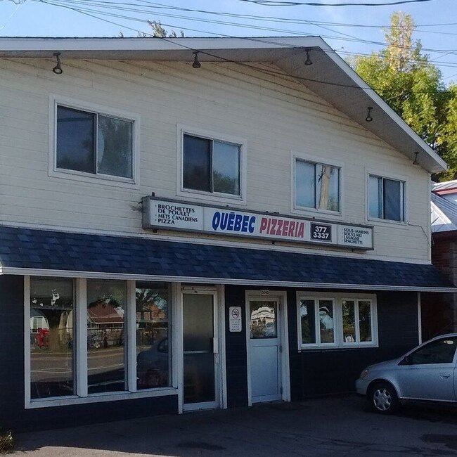 Poulet Frit Maniaque - Restaurants pr&egrave;s de: J6T4P6